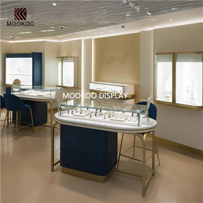 AuraFlow Curved: sculptarea unei narațiuni de lux șoptită prin spațiul fluid
